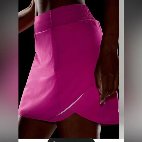 Size 8 Lululemon Hotty Hot High Rise Skirt, sonic pink - Picture 4 of 7